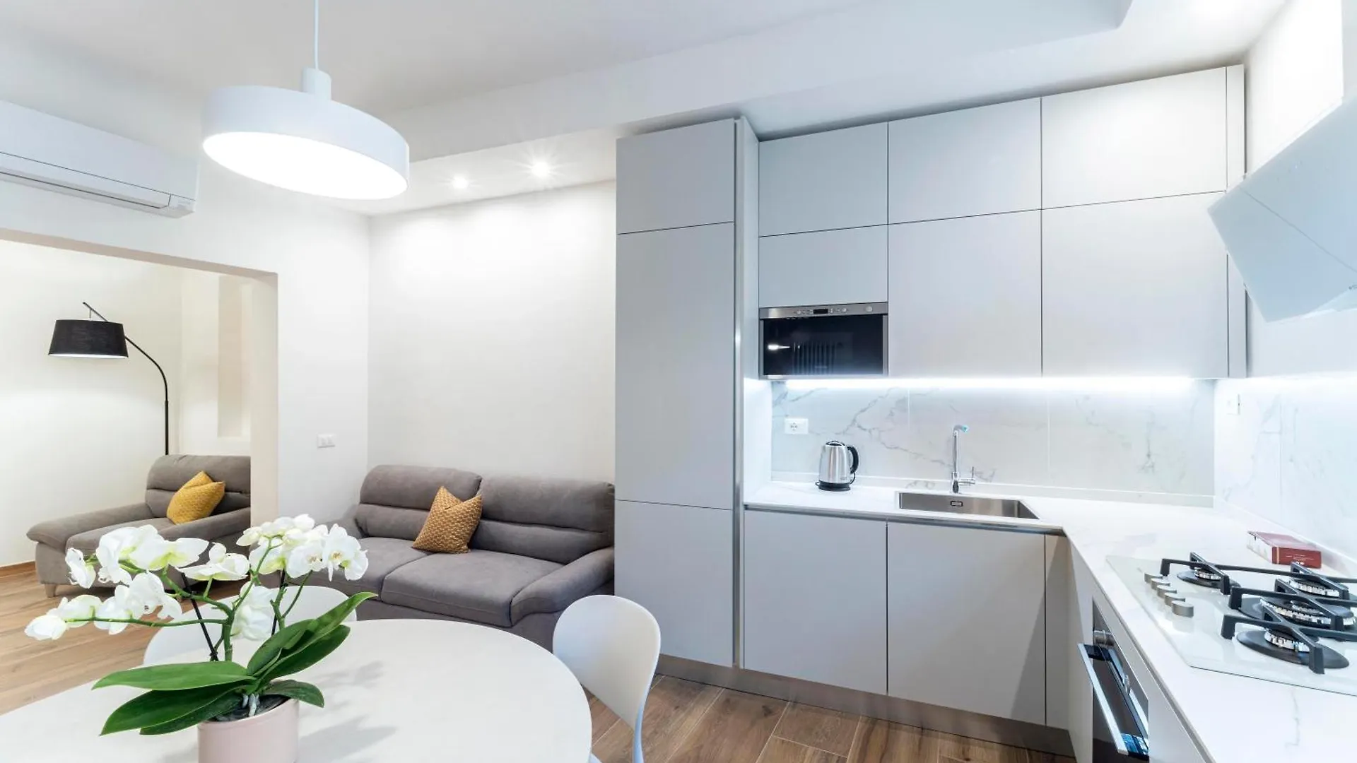Unyca - Your Home In Firenze Appartamento