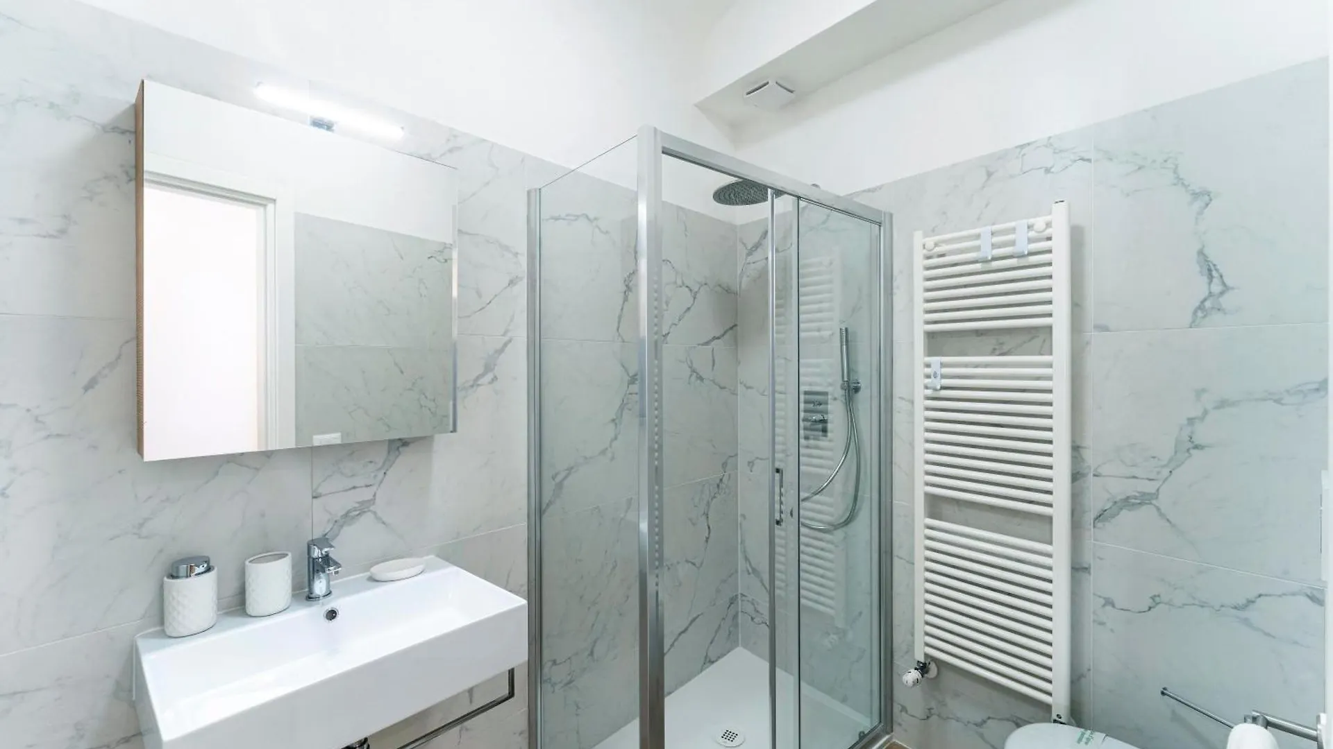 Unyca - Your Home In Firenze 0*,  Italia
