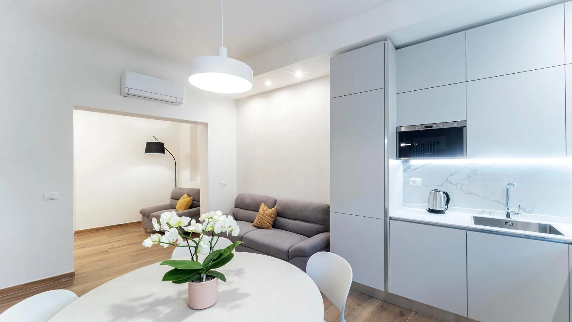 Unyca - Your Home In Florence Italy
